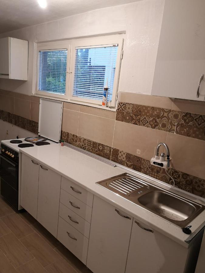 White Night Hotel Skopje Bagian luar foto