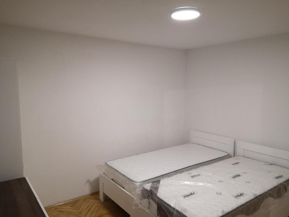 White Night Hotel Skopje Bagian luar foto