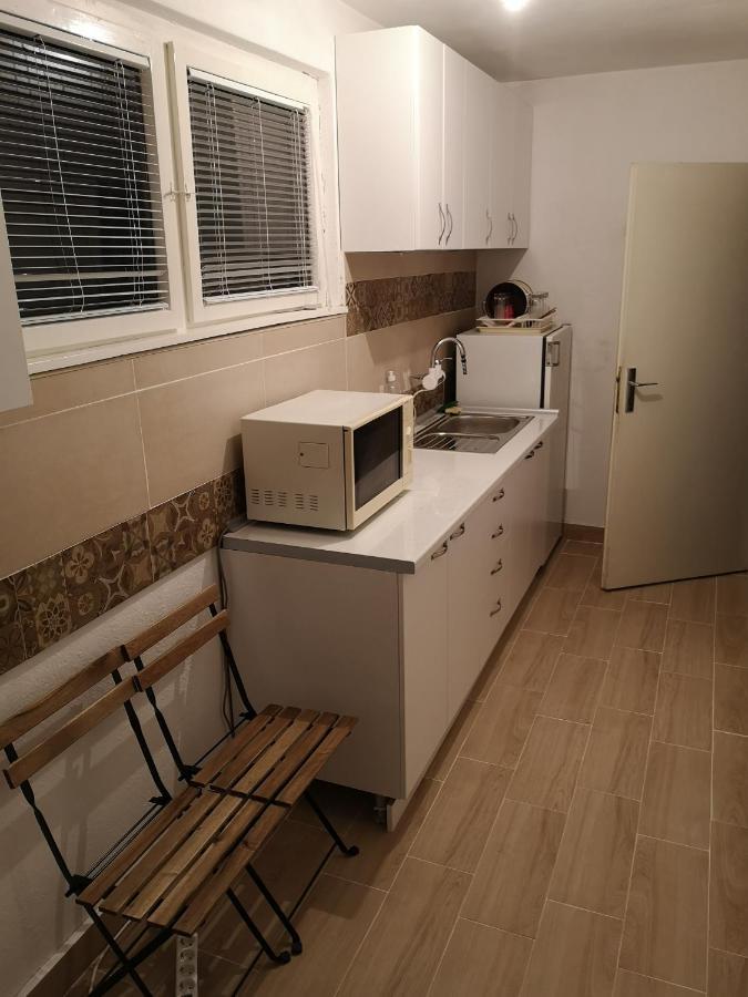 White Night Hotel Skopje Bagian luar foto