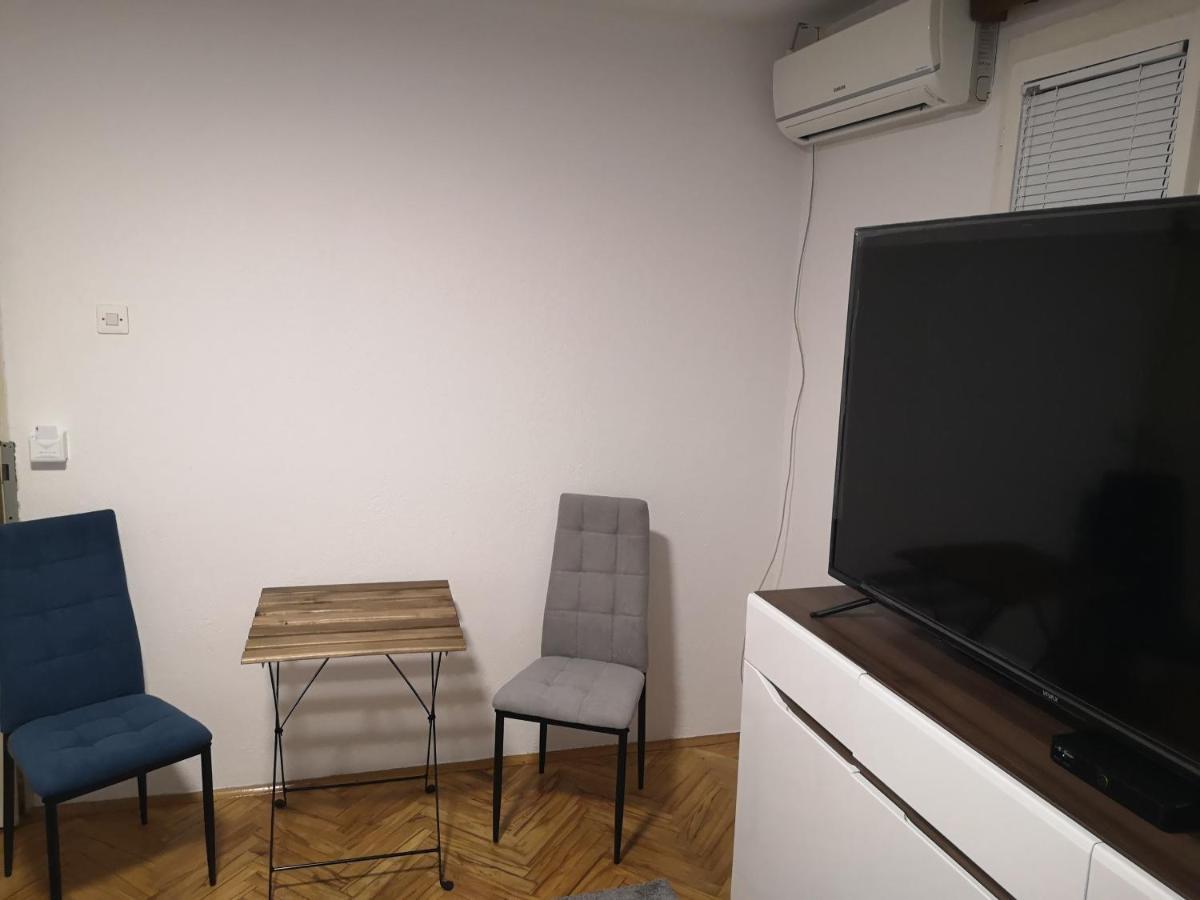 White Night Hotel Skopje Bagian luar foto